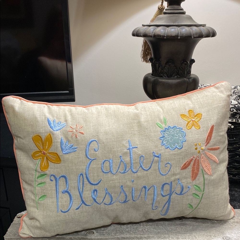 NWOT Kohl’s Easter Blessings Embroidered Pillow!